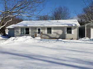 3811 Cecil Rd, Cadillac, MI 49601