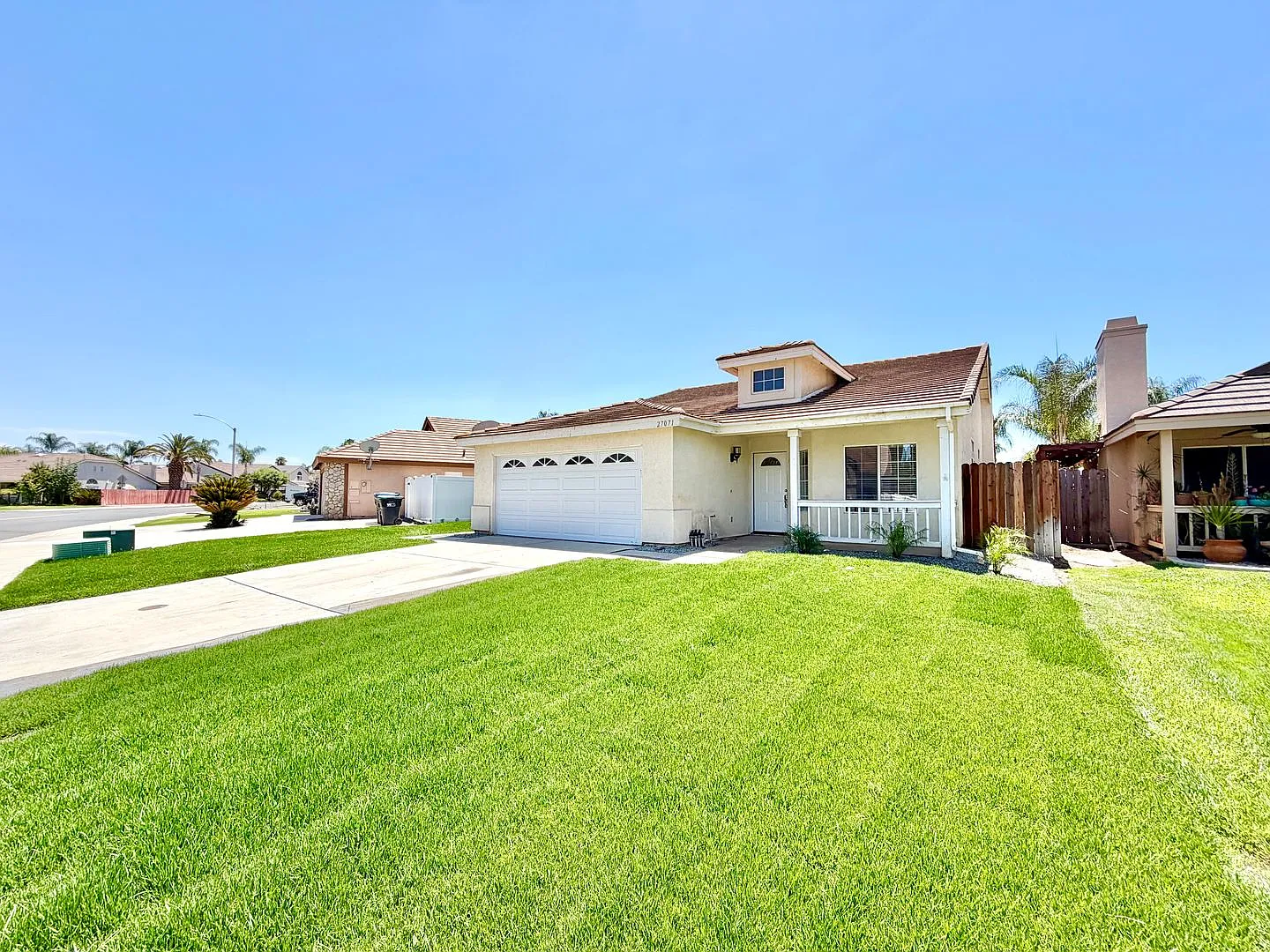 Inviting 4 Bedroom 2 Bathroom Menifee Home with Spacious Backyard & 2 Covered Patios — Photo 2