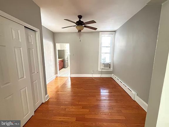 5th image of 4737 Oakmont St