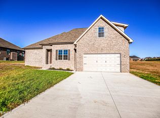 130 N Legacy Ln, Jacksboro, TN 37757