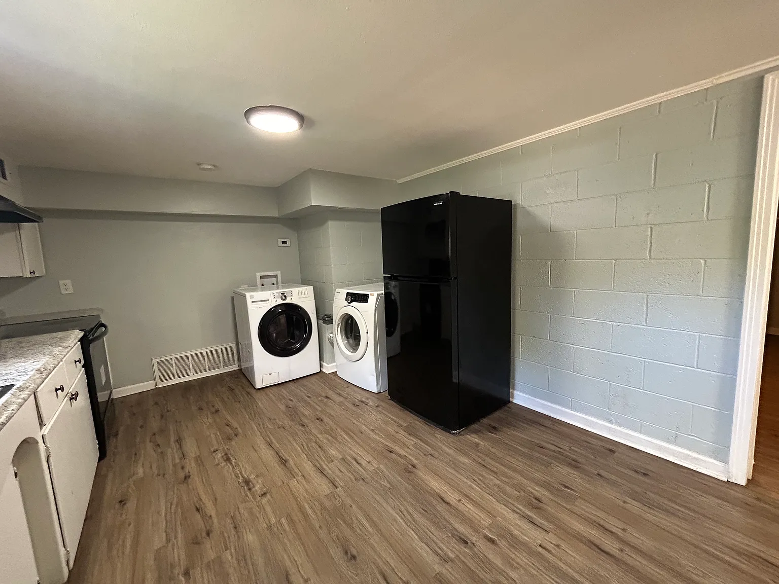 2 bed, 864 sqft, $750 — Photo 2