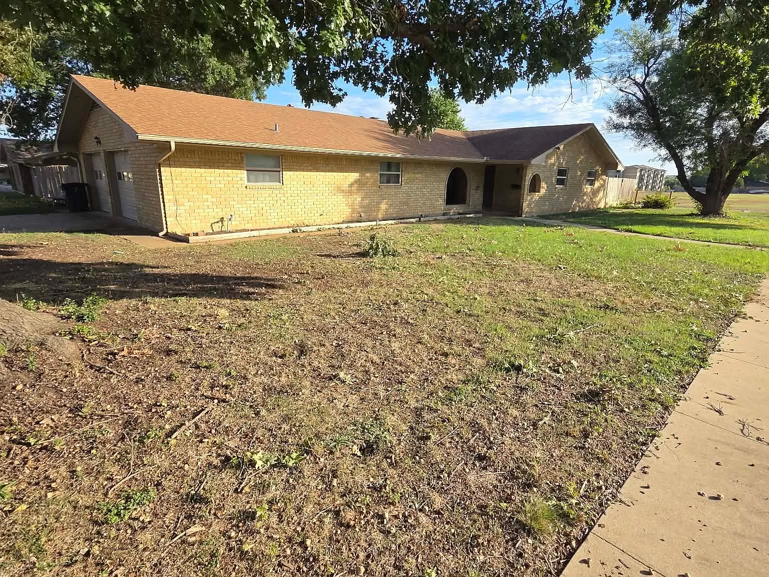 4 bed, 1922 sqft, $1,600 — Photo 2