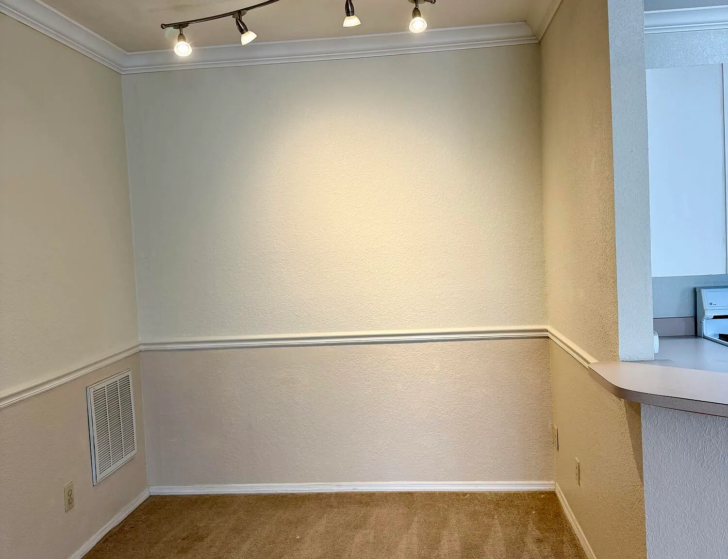 2 bed, 4.0 bath, 1212 sqft, $1,400 — Photo 3