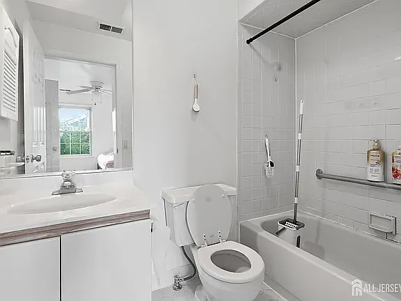 1 bed, 469 sqft, $1,850 — Photo 2