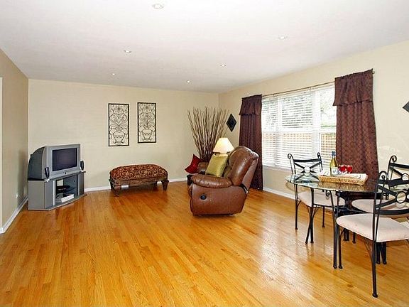Family Rm-Hardwood Flrs