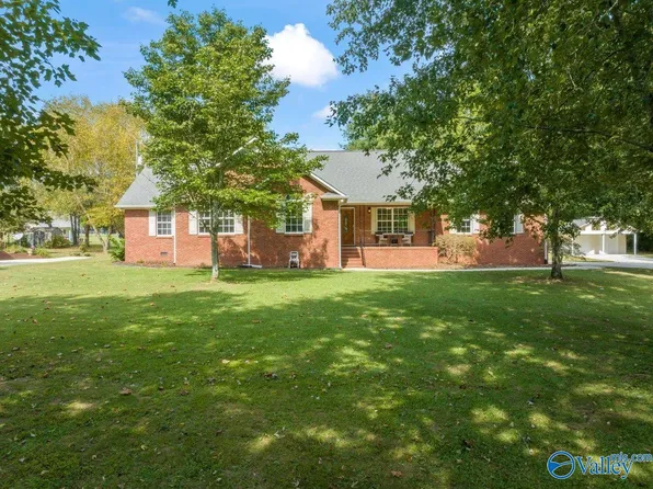 1040 Gannon Cir NW, Arab, AL 35016