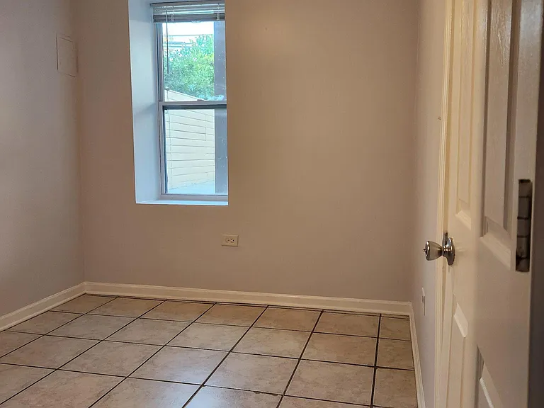 1542 N Talman Ave #1 — Photo 11
