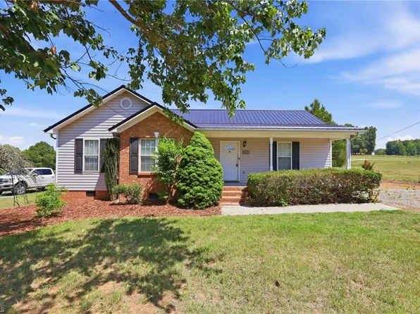 1502 Gibbs Rd, Reidsville, NC 27320