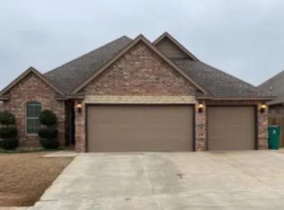 11904 SW 18th St, Yukon, OK 73099