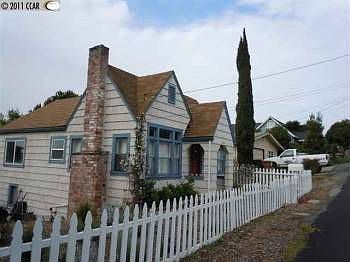 1st image of 2544 Leslie Ave