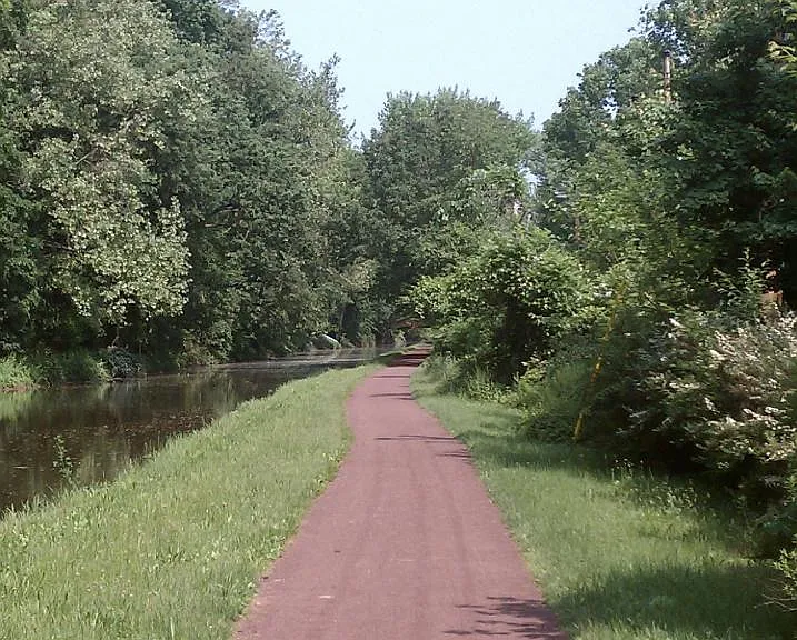 Walking path on Delaware Canal