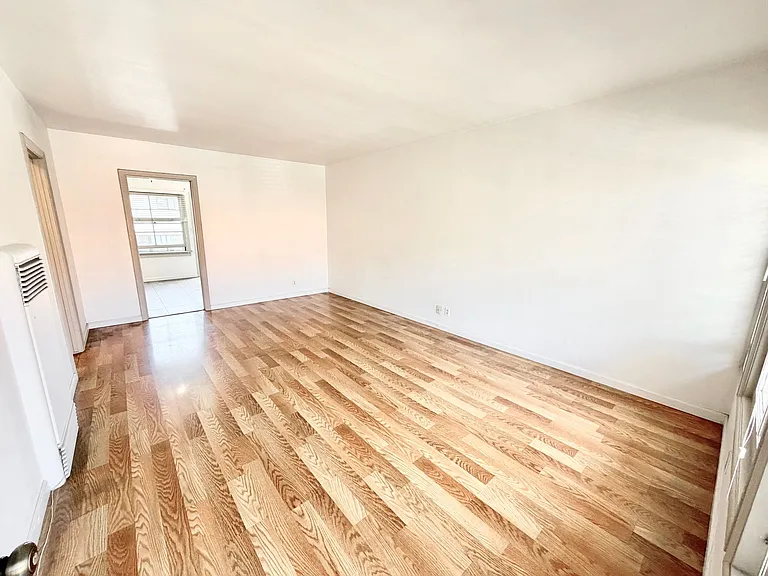 6100 Glen Alder St — Photo 25