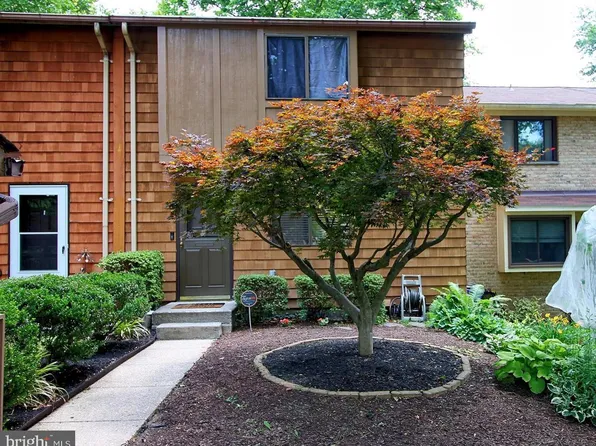 7490 Hickory Log Cir, Columbia, MD 21045