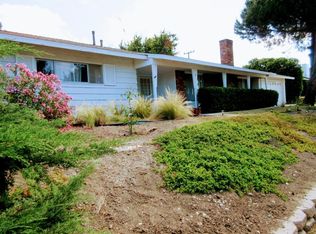 9 E Gainsborough Rd, Thousand Oaks, CA 91360
