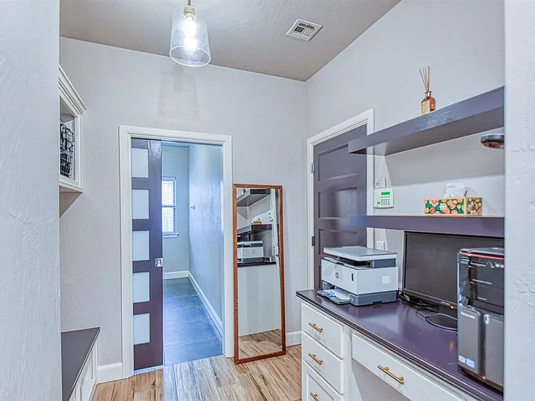 2325 Rivercross Ct — Photo 25