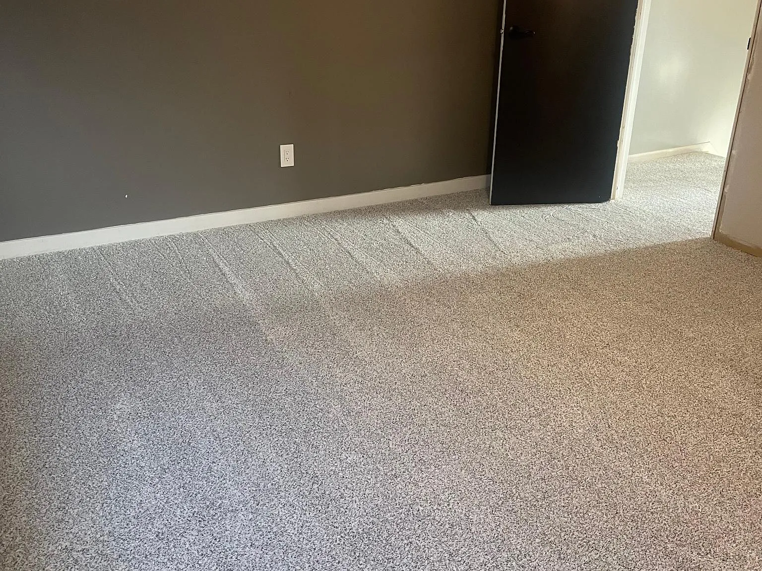 2 bed, 1.5 bath, 1100 sqft, $1,300 — Photo 3