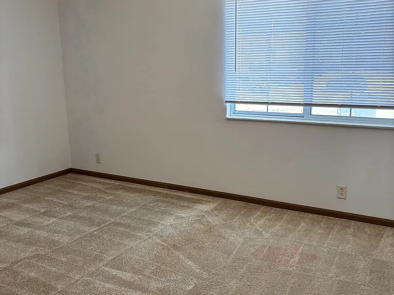 122 Lauren Cir #4 — Photo 5