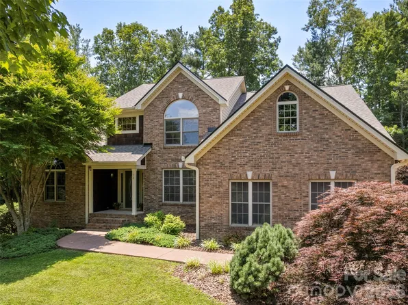 70 Ashley Woods Dr, Arden, NC 28704