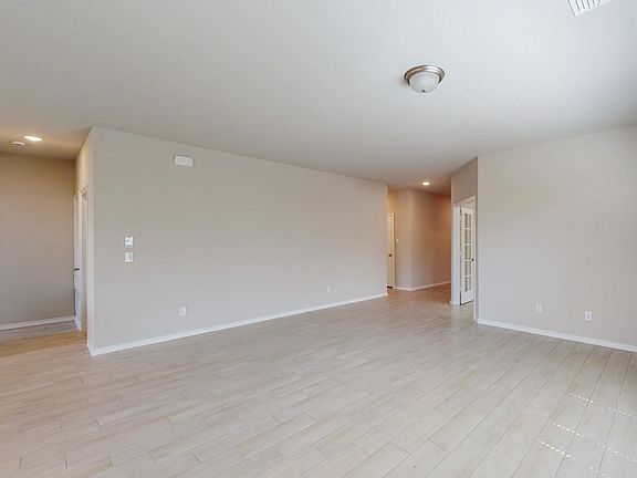 5th image of 949 Billups Dr