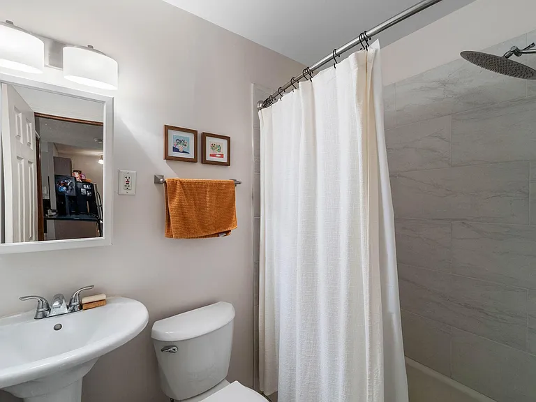 2112 Garfield Ave #8 — Photo 7