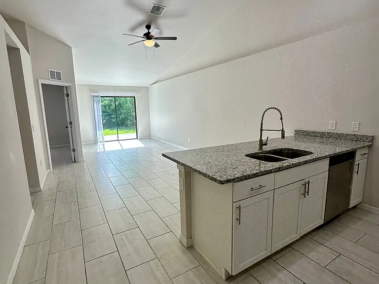 3310 SW 17th Pl #3310 — Photo 20