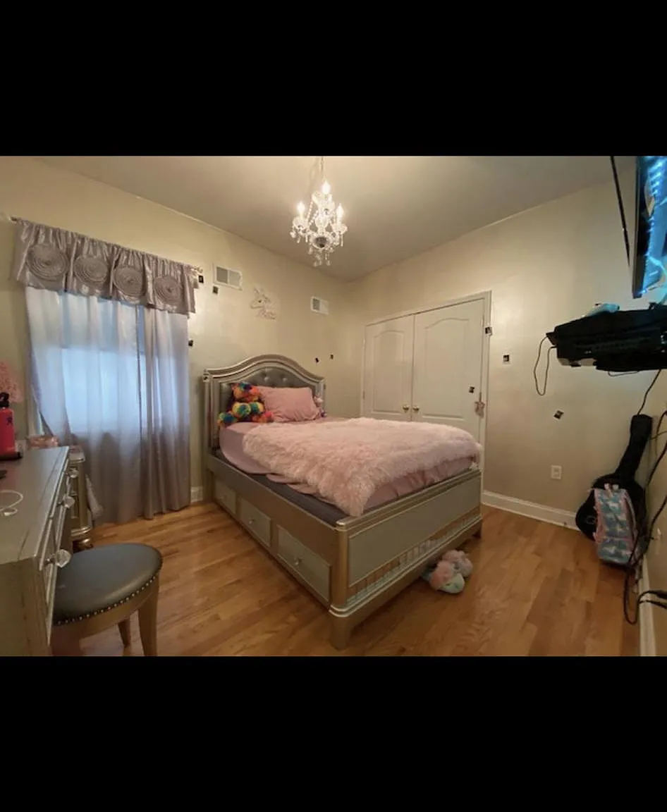 3 bed, 1800 sqft, $3,300 — Photo 2