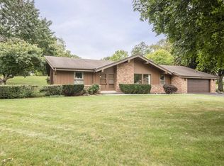 18105 Harvest Ln, Brookfield, WI 53045