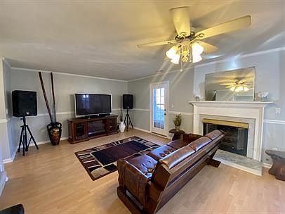 2nd image of 1069 Taylor Rd