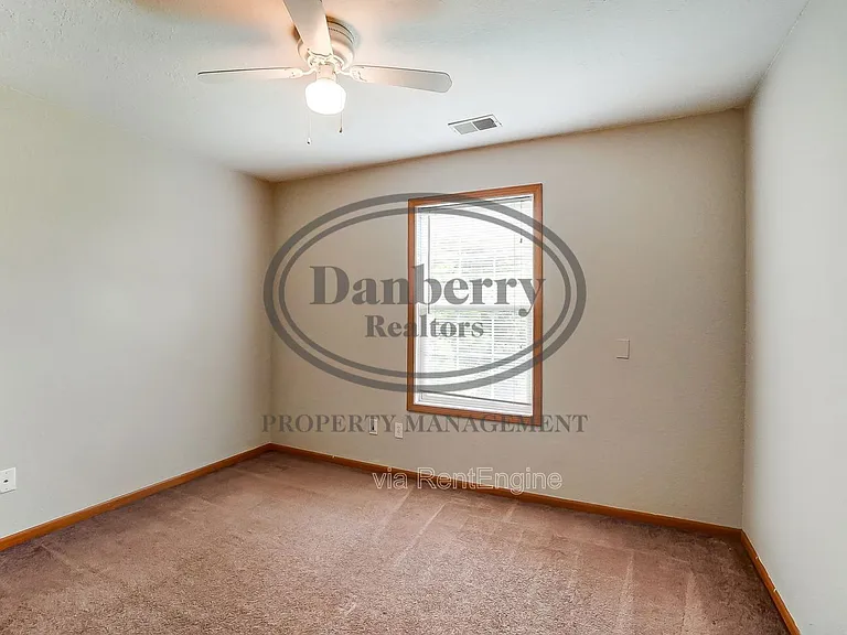 1103 N Byrne Rd — Photo 23