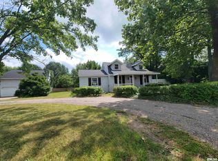 3616 Zion Oaks Rd, Pekin, IL 61554