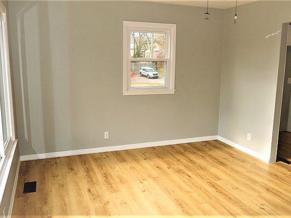 4th image of 104 Cliffside Ave