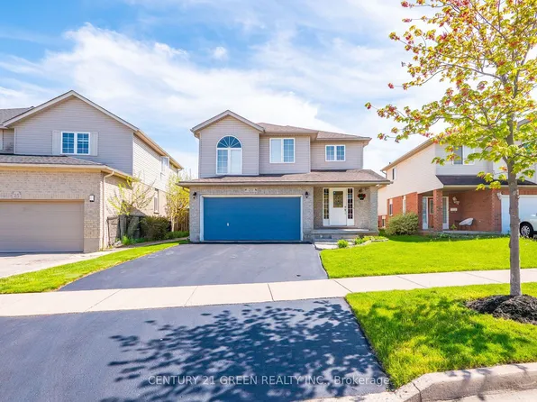 21 Hawkswood Dr, Kitchener, ON N2K 4J6