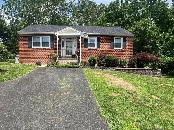 703 W County Line Rd, Warminster, PA 18974