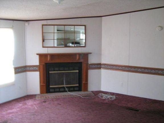 3rd image of 114 Heidenreich Ln