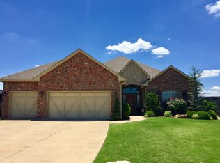 7712 SW Marshall Dr, Lawton, OK 73505