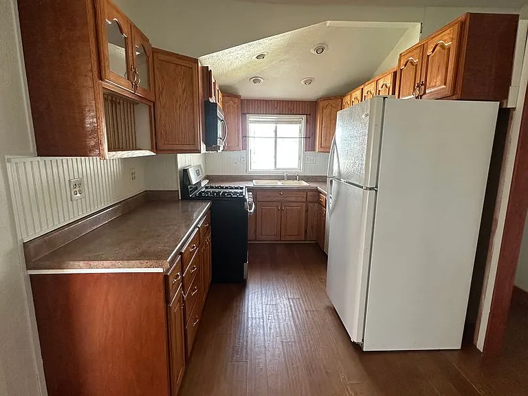 646 South Coleman Street — Photo 16