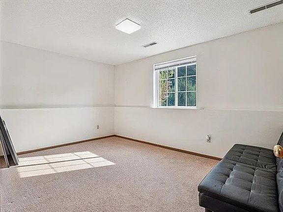 4th image of 182 W Side Dr #11