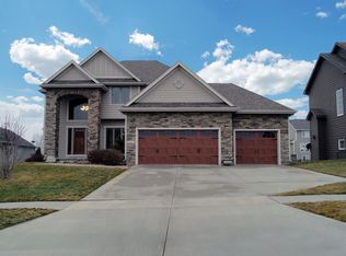 15072 Bryn Mawr Dr, Clive, IA 50325