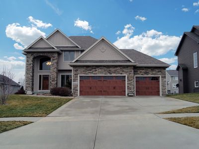 15072 Bryn Mawr Dr, Clive, IA, 50325