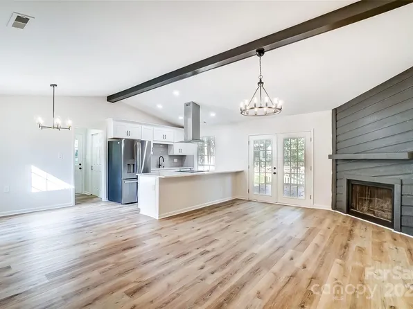 6406 Farmstead Dr, Charlotte, NC 28227