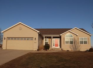 1802 Quail Run Ln, Cedar Falls, IA 50613