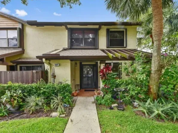 4587 Carambola Cir S, Pompano Beach, FL 33066