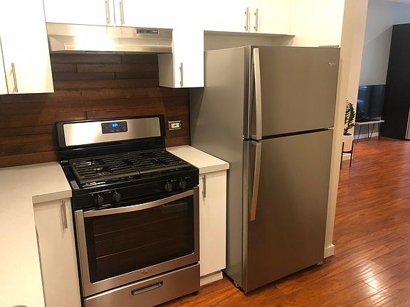2nd image of 2418 W Bloomingdale Ave APT 212
