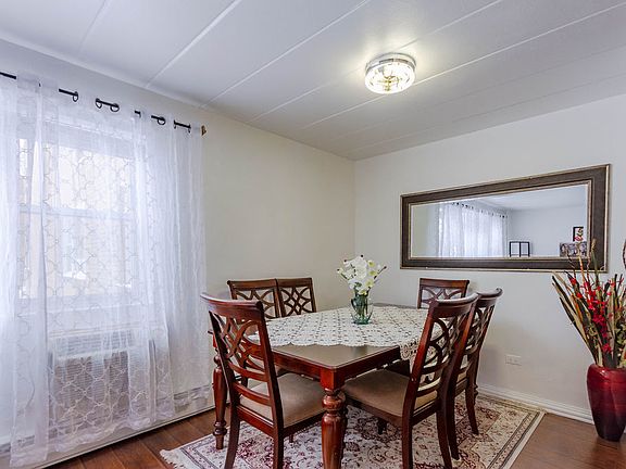 4th image of 6160 N Damen Ave APT 204