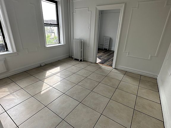 3rd image of 100 Clifton Pl #35