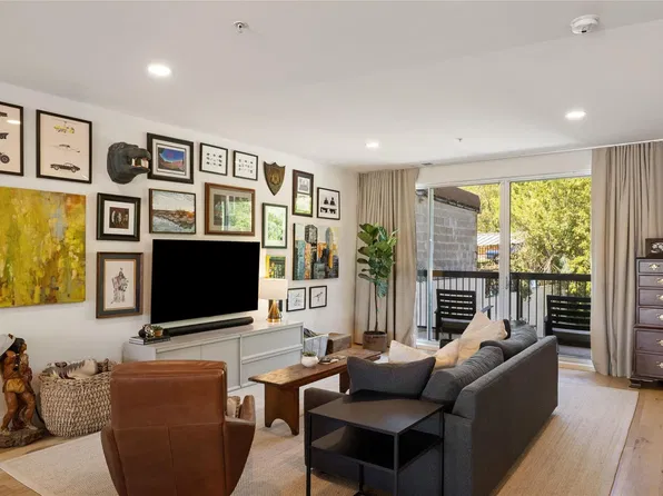 2906 S 1st St Unit 201, Austin, TX 78704