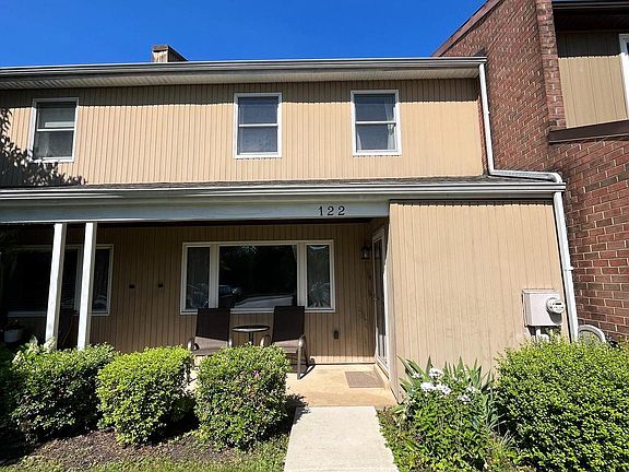 2nd image of 122 Argyll Ct