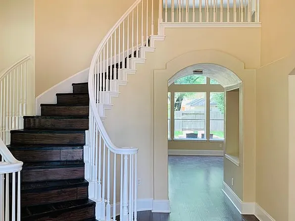 15806 Red Hill Trl, Houston, TX 77095