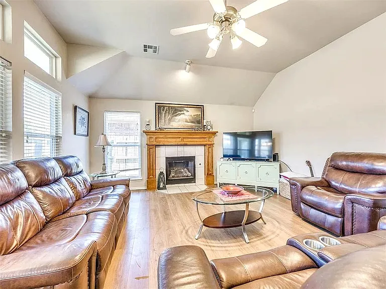 516 Woodsong Dr — Photo 6