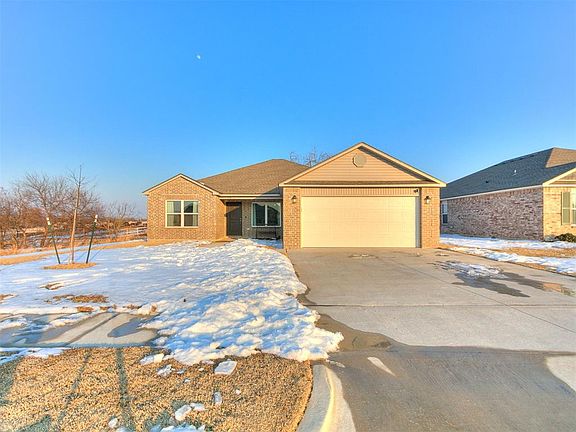 2nd image of 198 Fox Burrow Ln